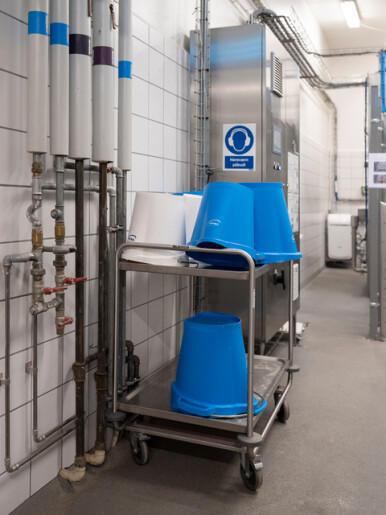 Vikan - Hygiene emmer Met Schenktuit - Maatverdeling - 12L - Bruin - Afbeelding 16